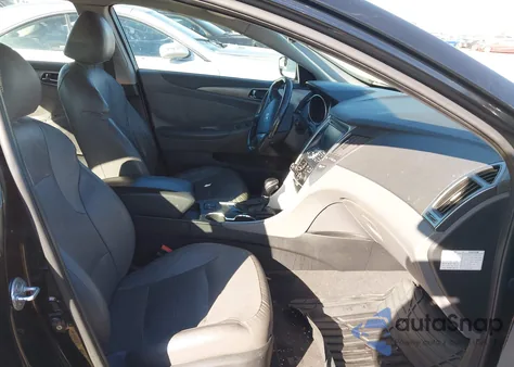 2011 Hyundai Sonata Hybrid z USA, uszkodzony, nr VIN KMHEC4A49BA000545